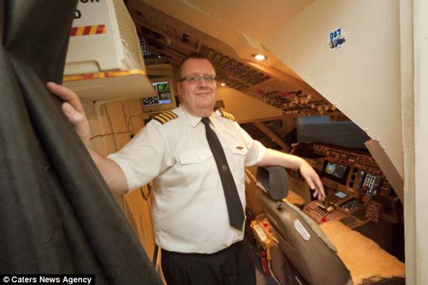 #NAME Forced to give up his dream of being a pilot, this man builds a life sized Boeing simulator in his house! 